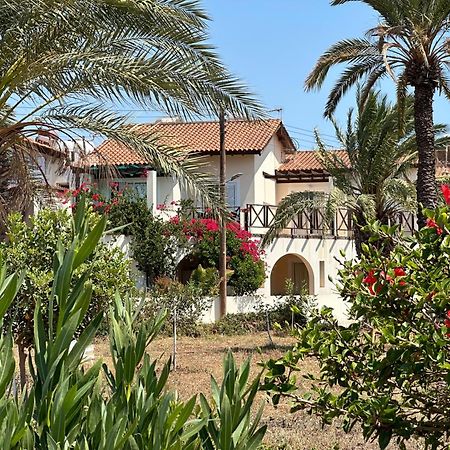 Path Latchi Beachfront Apartments Экстерьер фото