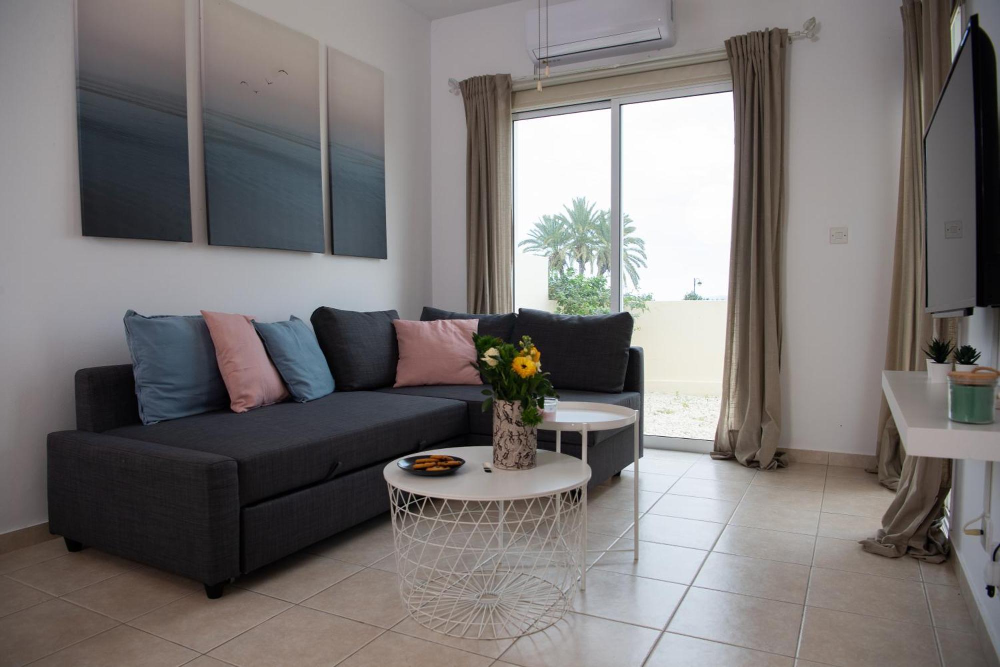 Path Latchi Beachfront Apartments Экстерьер фото